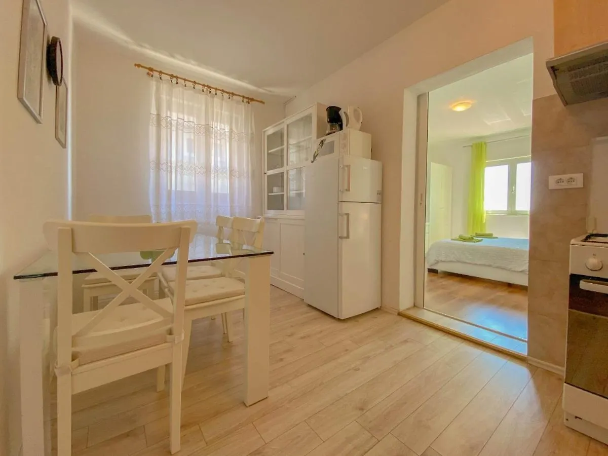Libera Two Apartment Novigrad  Croatia